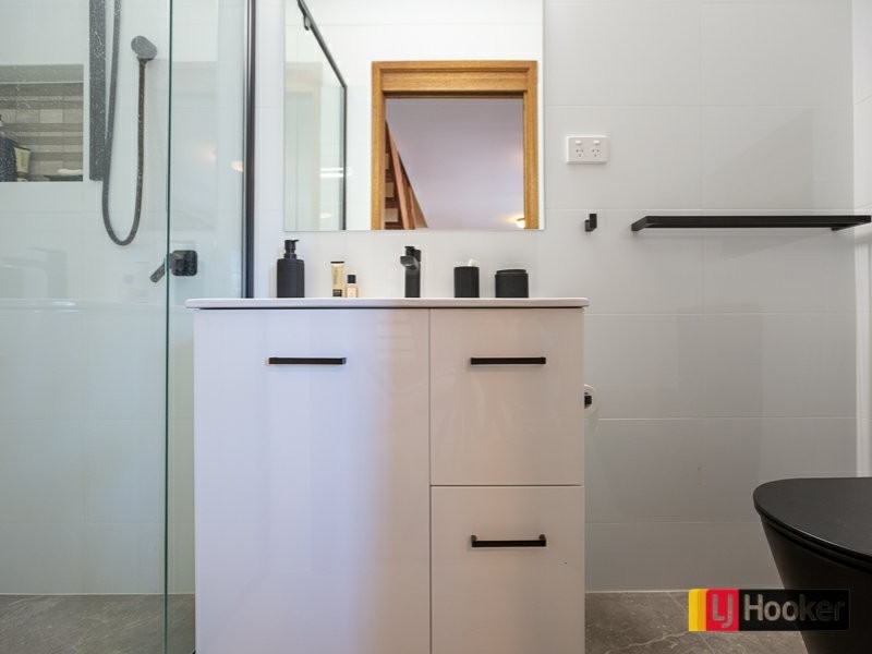 10 Arunta Place, East Tamworth NSW 2340