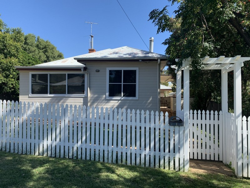 11 Rawson Avenue, East Tamworth NSW 2340