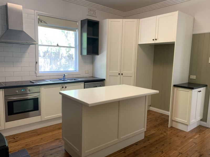 11 Rawson Avenue, East Tamworth NSW 2340