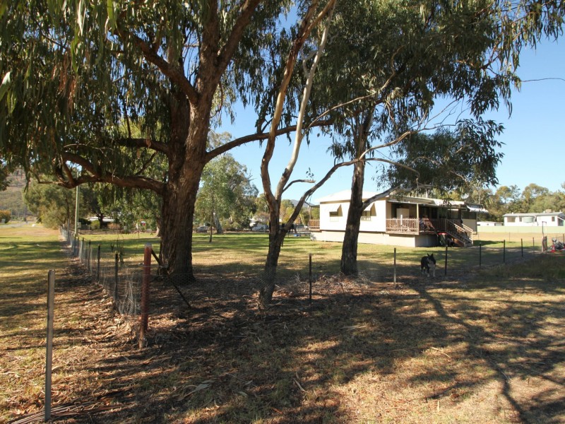 2 Monro, Woolomin NSW 2340