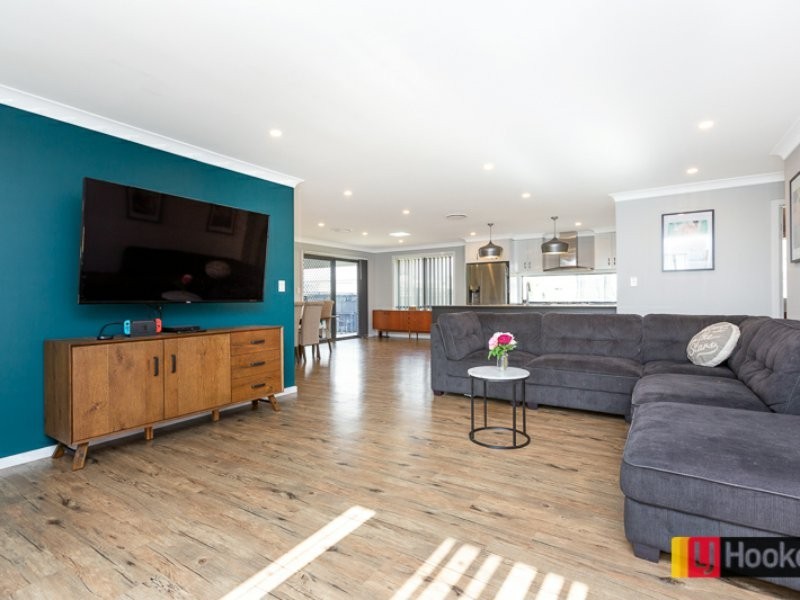 11 Glenmore Drive, Moore Creek NSW 2340