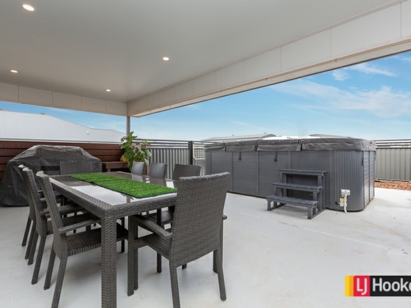 11 Glenmore Drive, Moore Creek NSW 2340