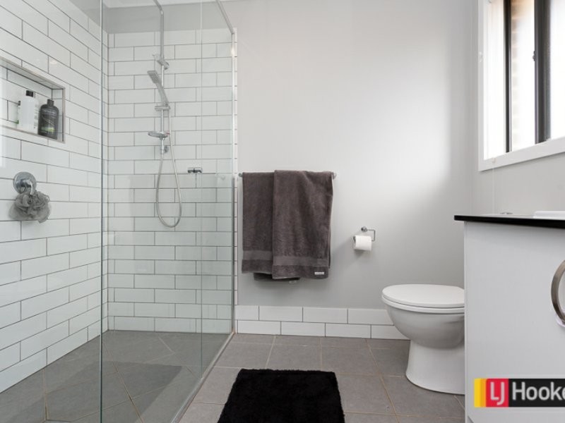 11 Glenmore Drive, Moore Creek NSW 2340