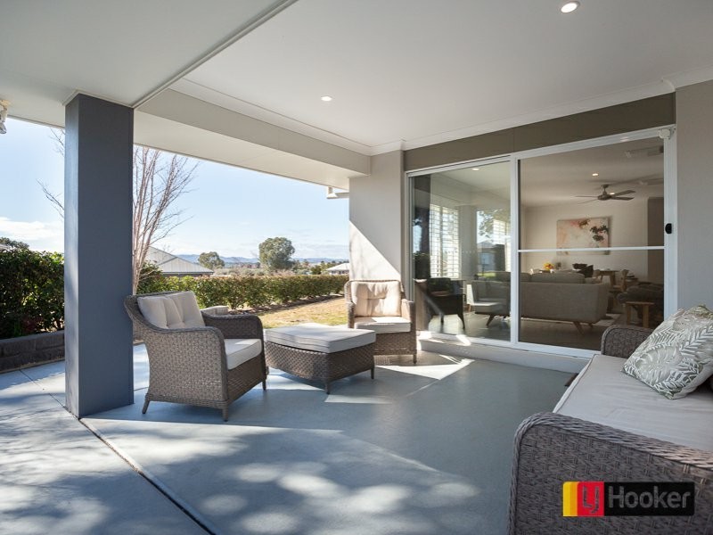 23 Peak Drive, Hillvue NSW 2340