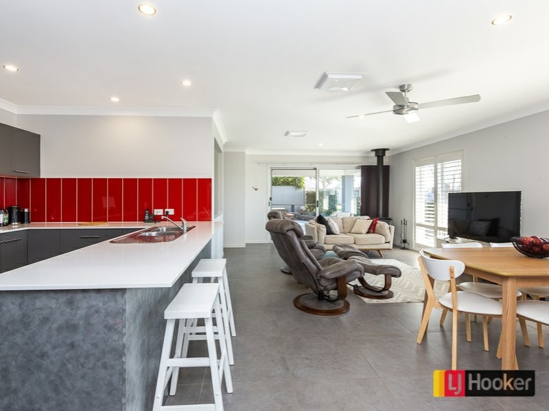 23 Peak Drive, Hillvue NSW 2340