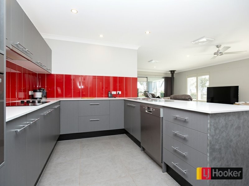 23 Peak Drive, Hillvue NSW 2340