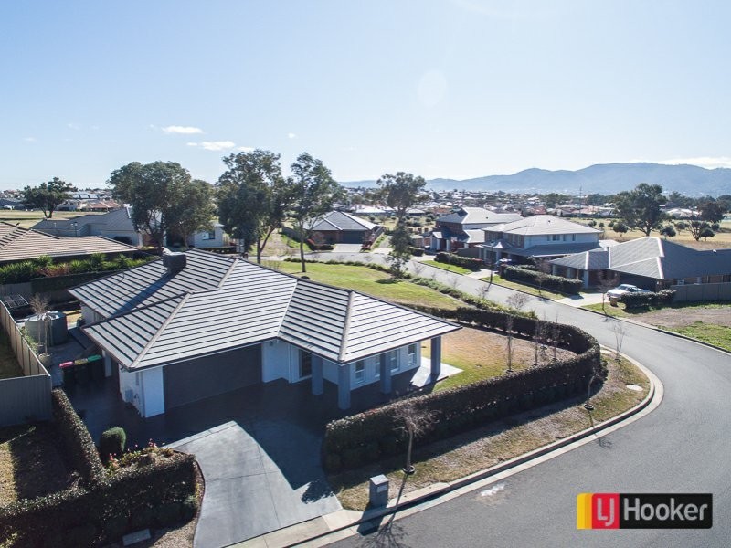 23 Peak Drive, Hillvue NSW 2340