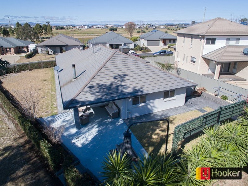 23 Peak Drive, Hillvue NSW 2340