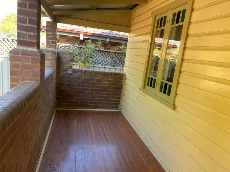 37 Crown Street, West Tamworth NSW 2340