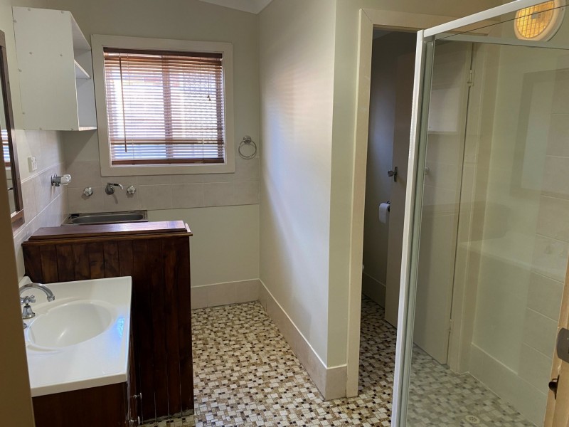 37 Crown Street, West Tamworth NSW 2340