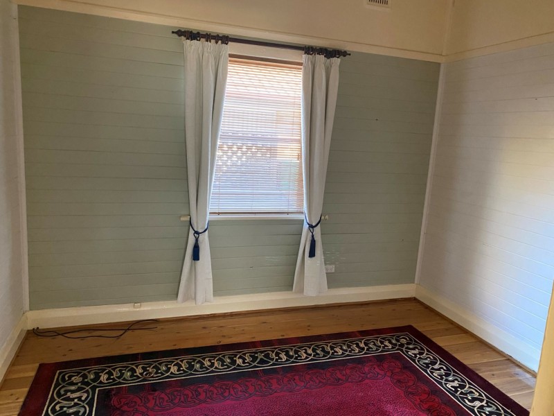 37 Crown Street, West Tamworth NSW 2340
