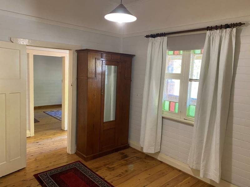 37 Crown Street, West Tamworth NSW 2340