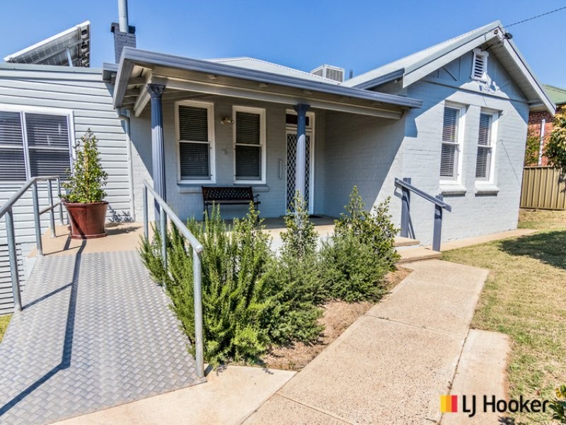 4 Church Street, West Tamworth NSW 2340