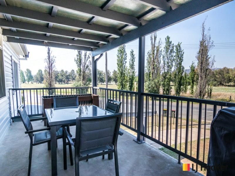 4 Church Street, West Tamworth NSW 2340