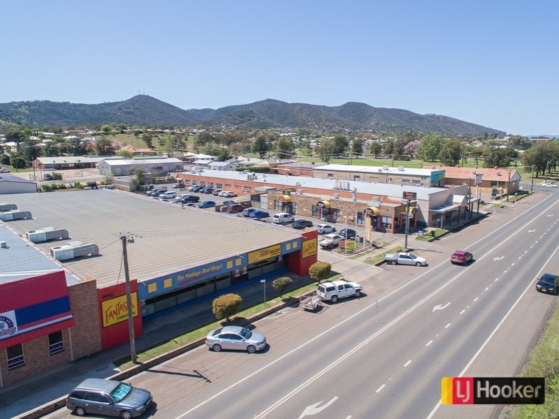 174-176 Peel Street, Tamworth NSW 2340