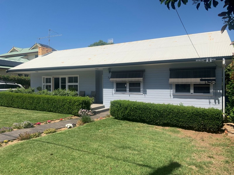 27 Dowell Avenue, Tamworth NSW 2340