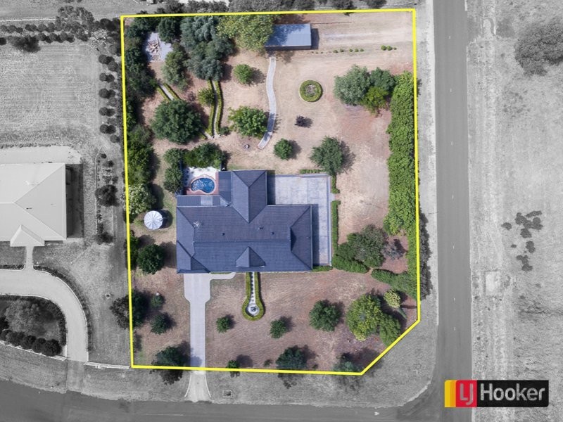 37 Sequoia Drive, Tamworth NSW 2340