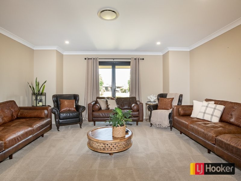 37 Sequoia Drive, Tamworth NSW 2340