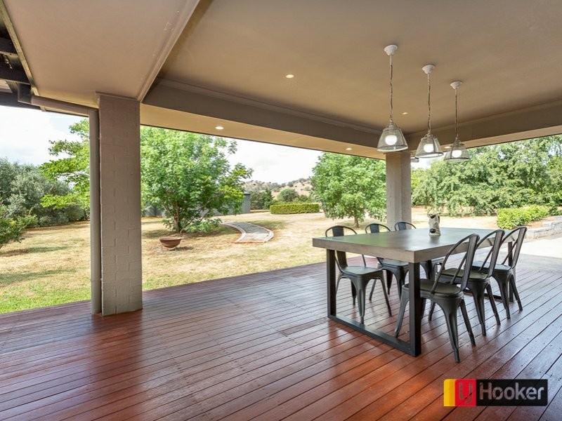 37 Sequoia Drive, Tamworth NSW 2340