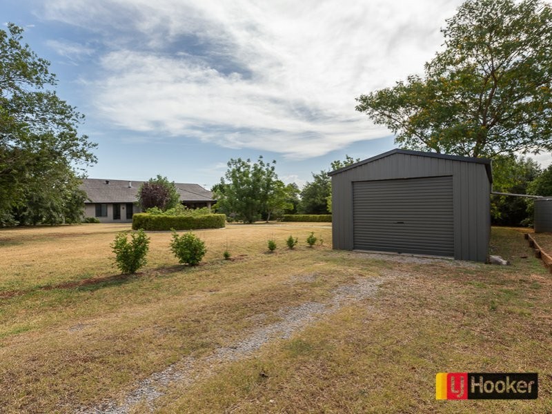 37 Sequoia Drive, Tamworth NSW 2340