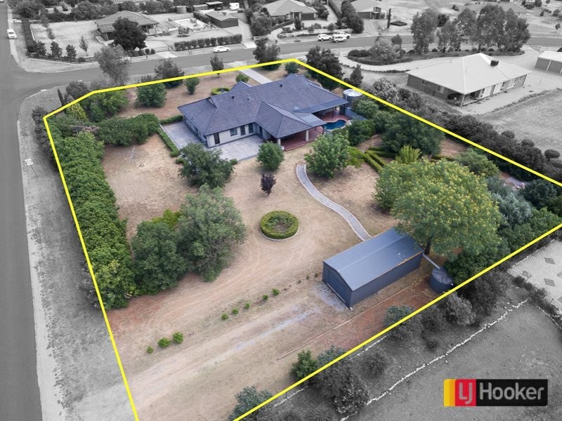 37 Sequoia Drive, Tamworth NSW 2340