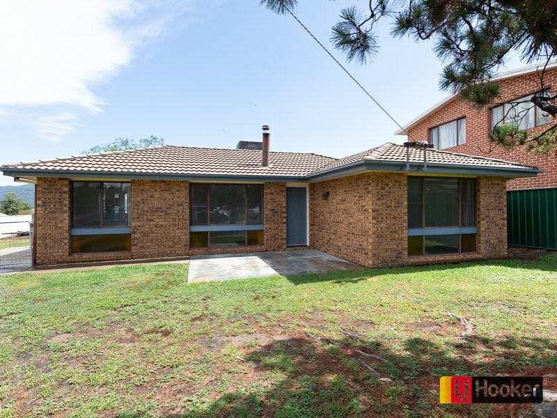16 Carole Drive, Kootingal NSW 2352