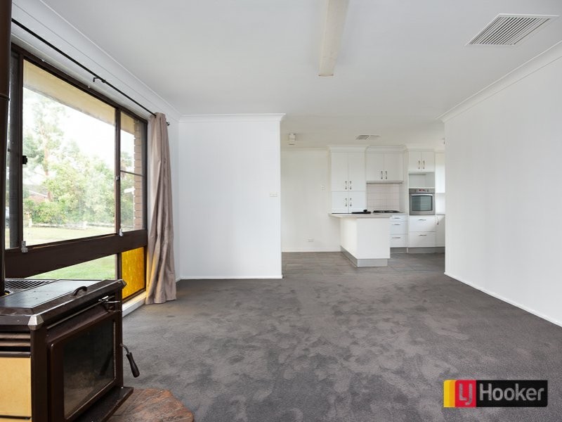16 Carole Drive, Kootingal NSW 2352