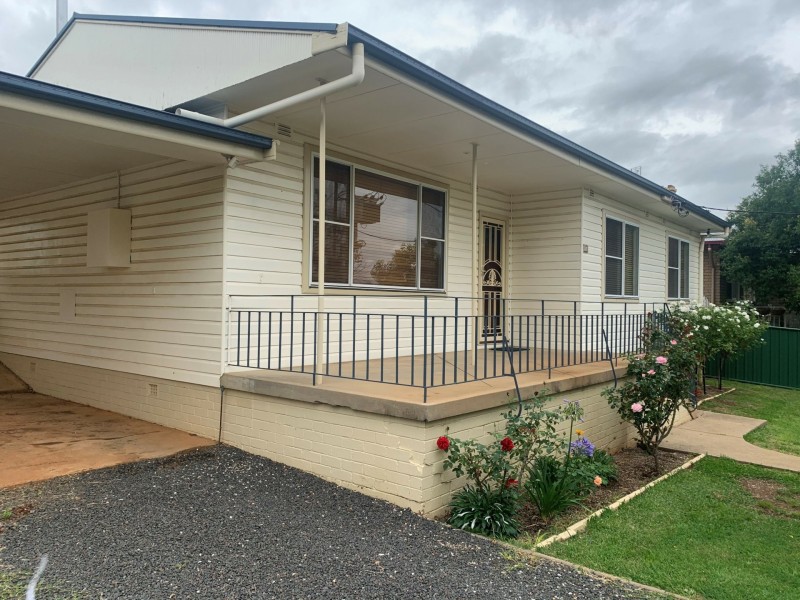 16 Sapphire Crescent, Tamworth NSW 2340