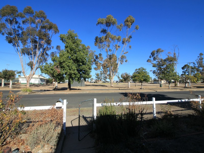 39 Gipps Street, Tamworth NSW 2340