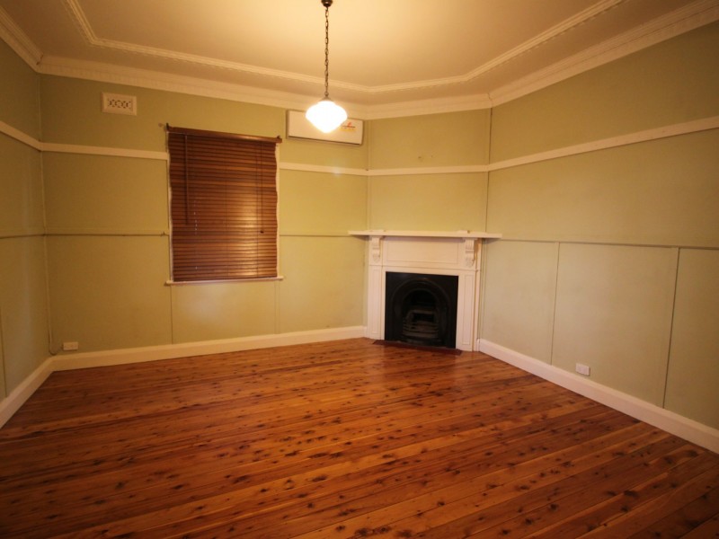 39 Gipps Street, Tamworth NSW 2340