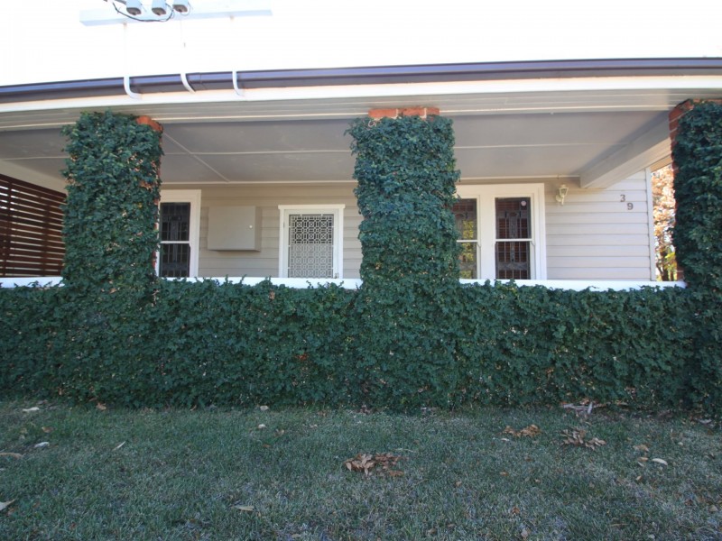 39 Gipps Street, Tamworth NSW 2340