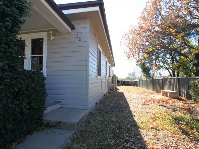 39 Gipps Street, Tamworth NSW 2340
