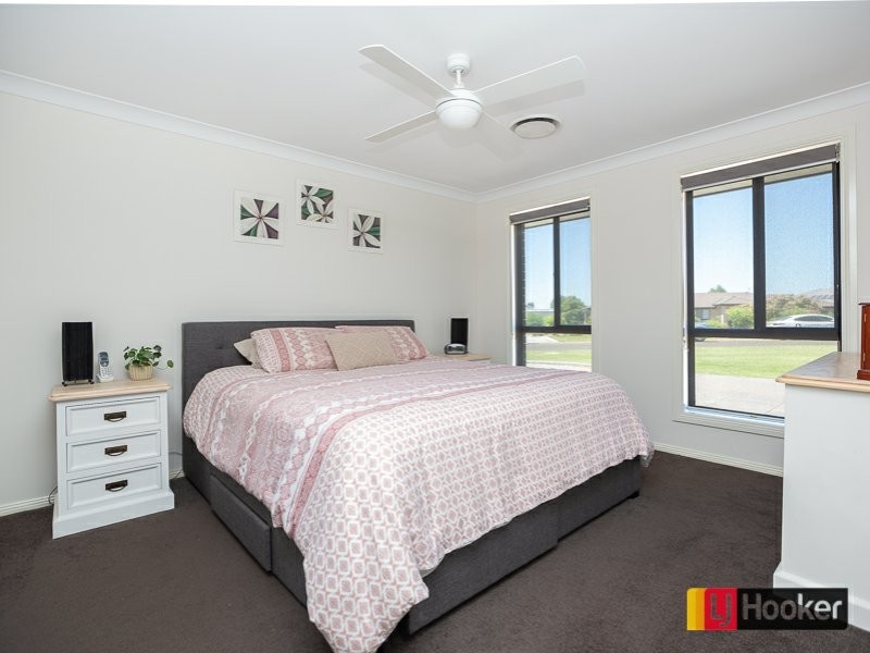 8 Landsborough Close, Tamworth NSW 2340