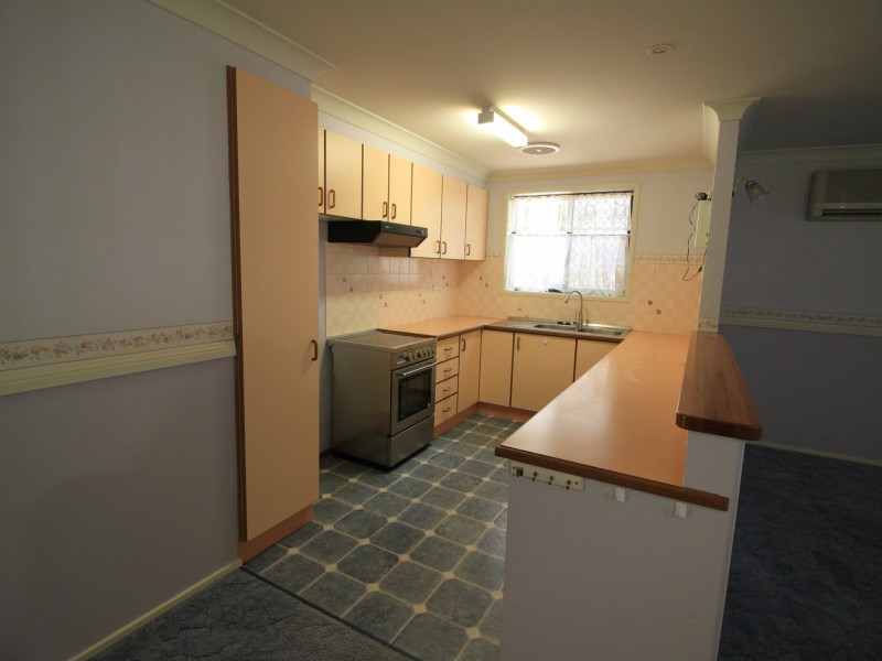 2/11 Illoura Street, Tamworth NSW 2340