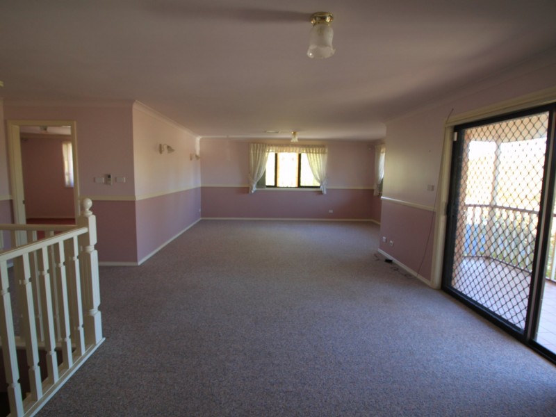 2/11 Illoura Street, Tamworth NSW 2340