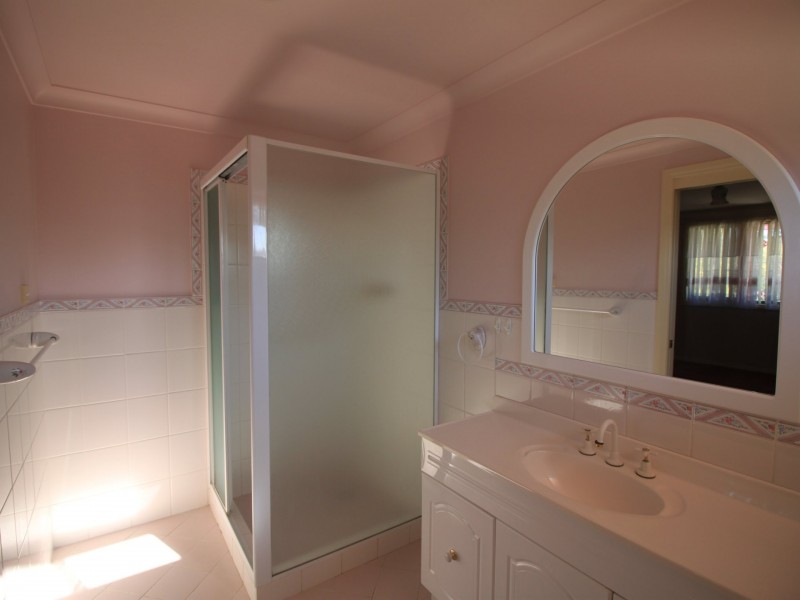 2/11 Illoura Street, Tamworth NSW 2340