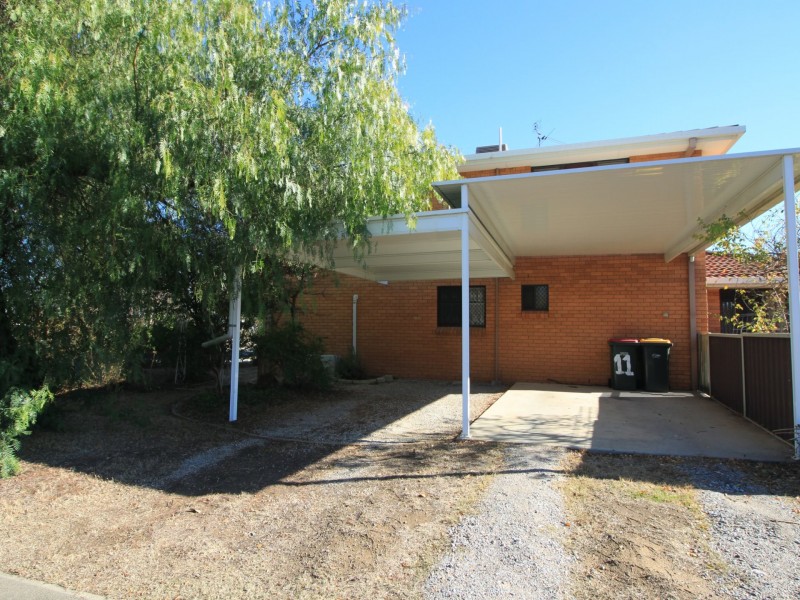 2/11 Illoura Street, Tamworth NSW 2340