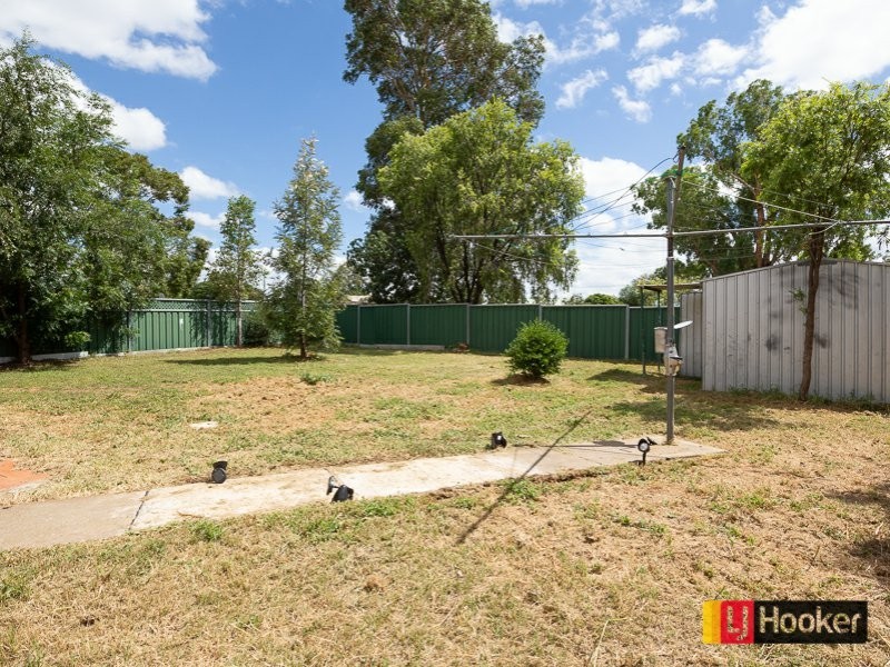 1 Nowland Crescent, Tamworth NSW 2340