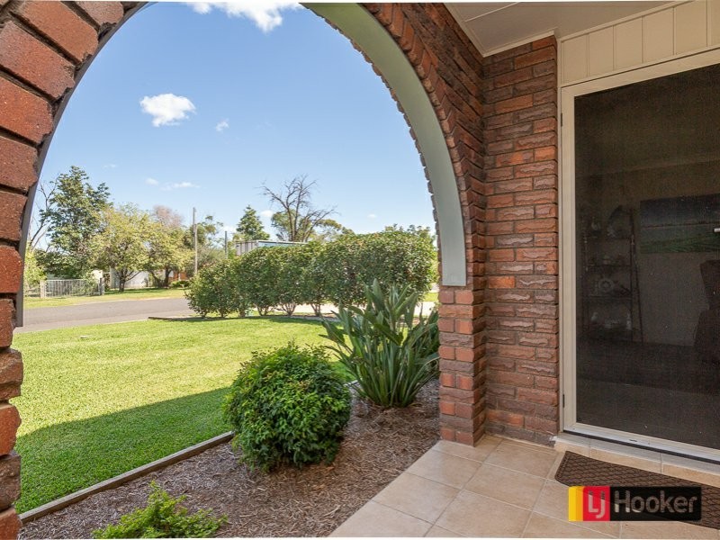 9 Darien Ave, Tamworth NSW 2340