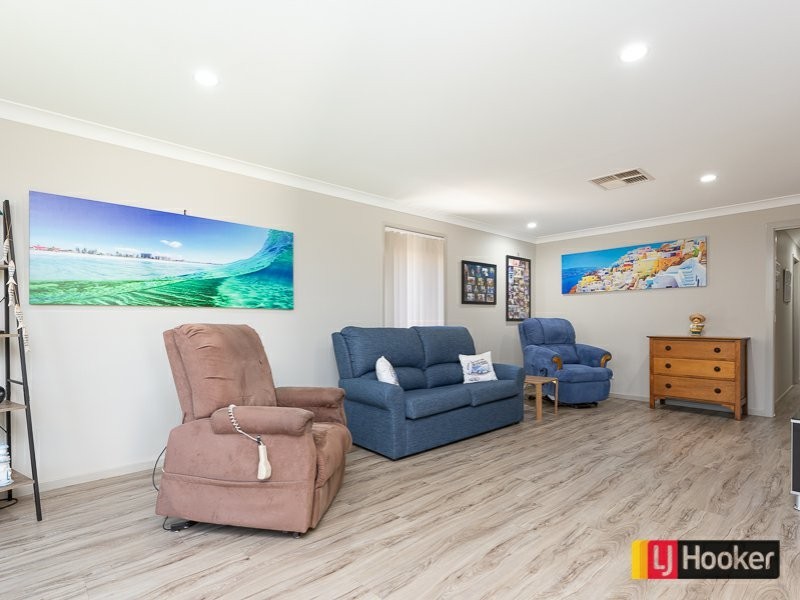 9 Darien Ave, Tamworth NSW 2340