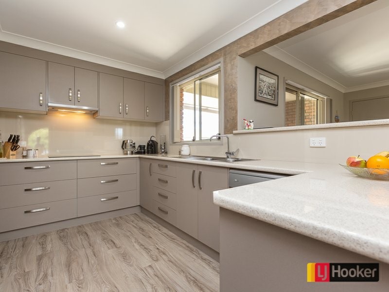 9 Darien Ave, Tamworth NSW 2340