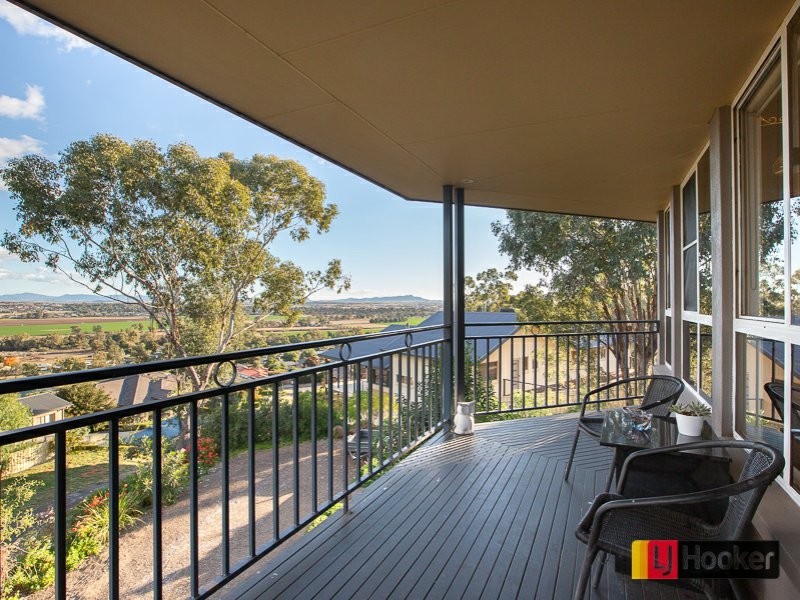 9 Glenview Place, Tamworth NSW 2340