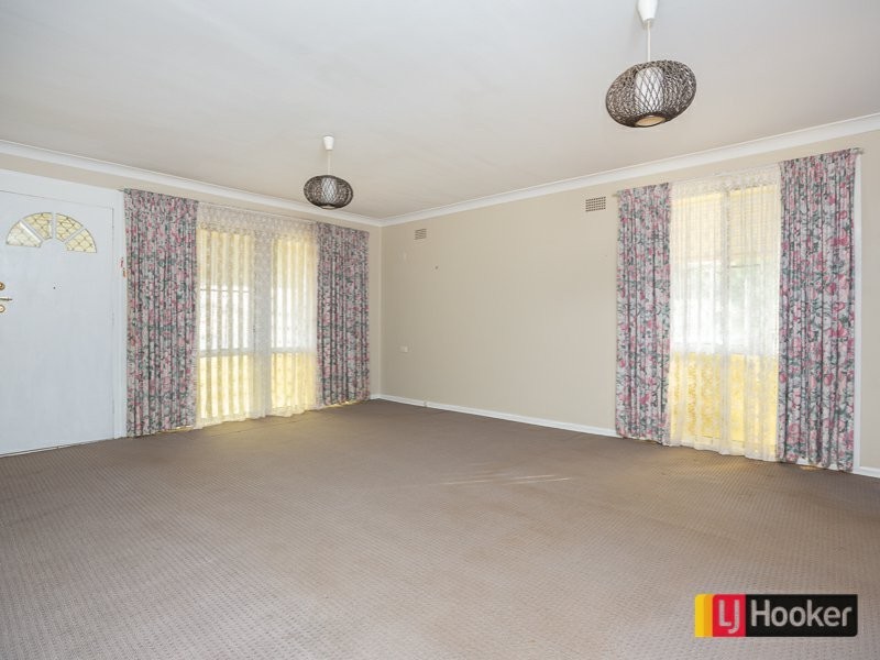 2 Fraser Crescent, Tamworth NSW 2340