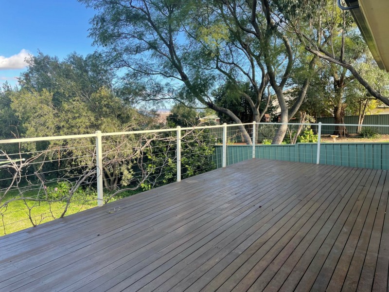 8 Caloola Street, Hillvue NSW 2340