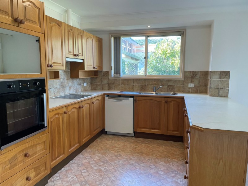 8 Caloola Street, Hillvue NSW 2340