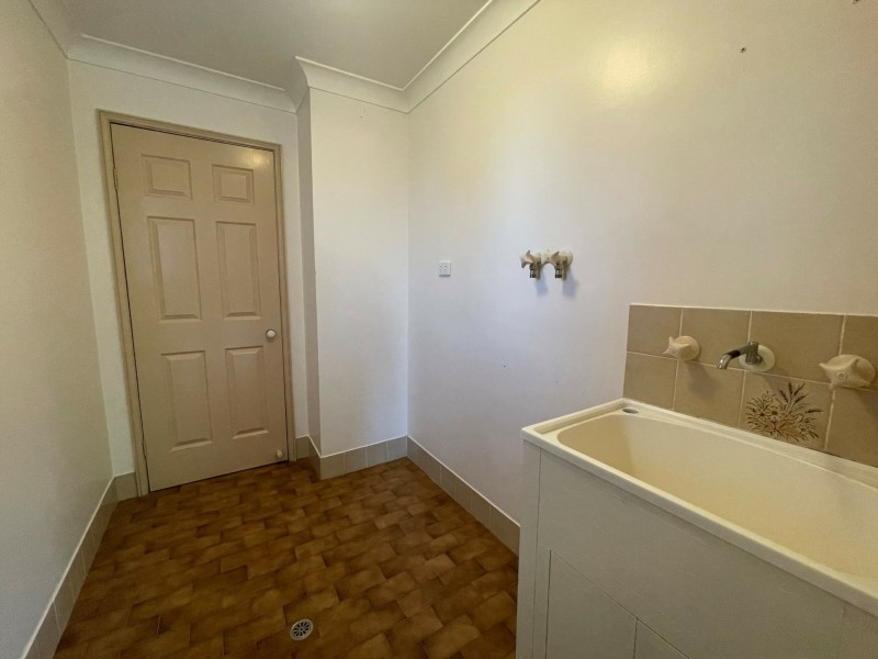 8 Caloola Street, Hillvue NSW 2340