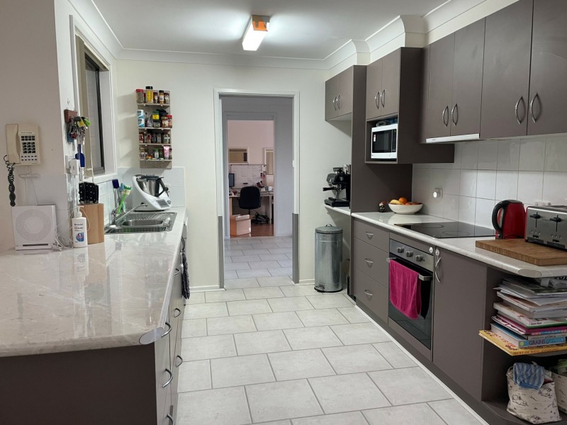33 Harrier Parade, Calala NSW 2340