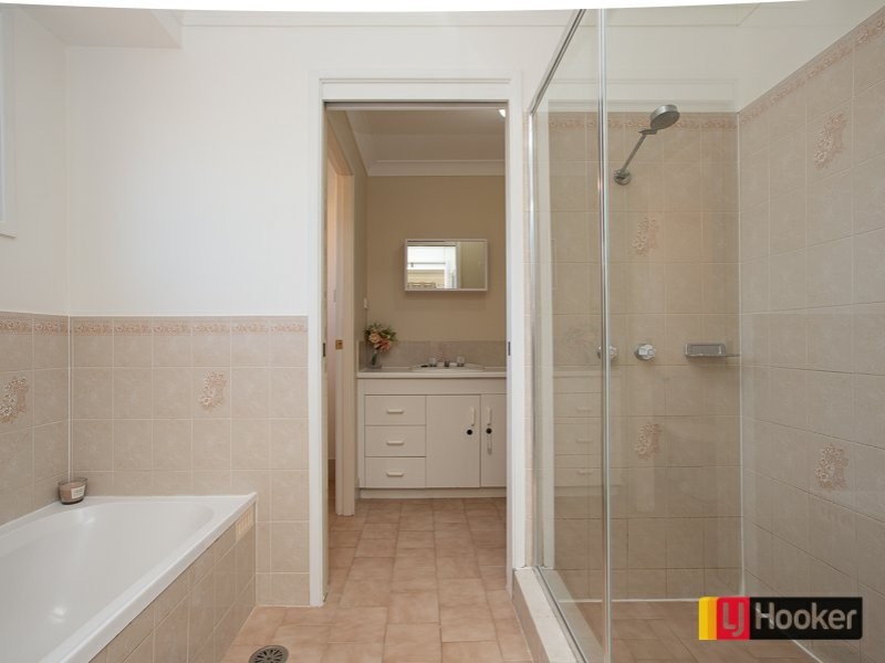 14 Caley Close, Tamworth NSW 2340