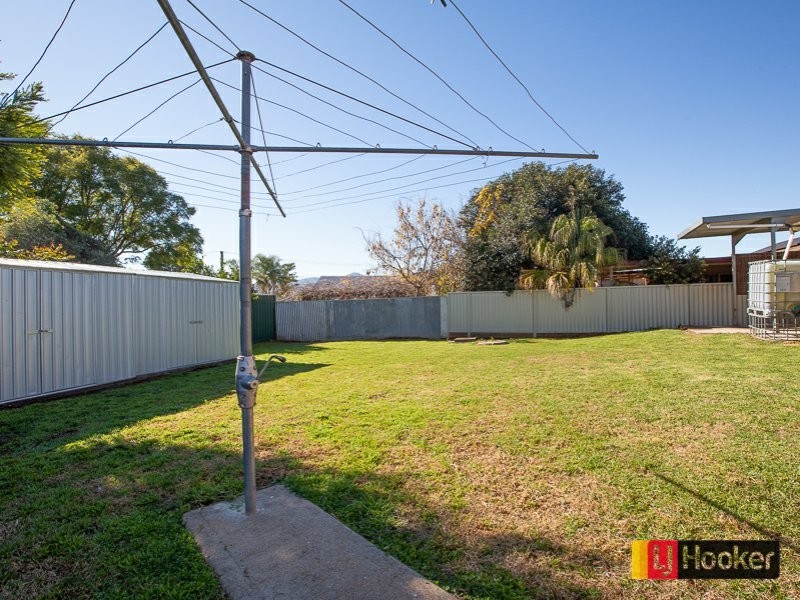 14 Caley Close, Tamworth NSW 2340