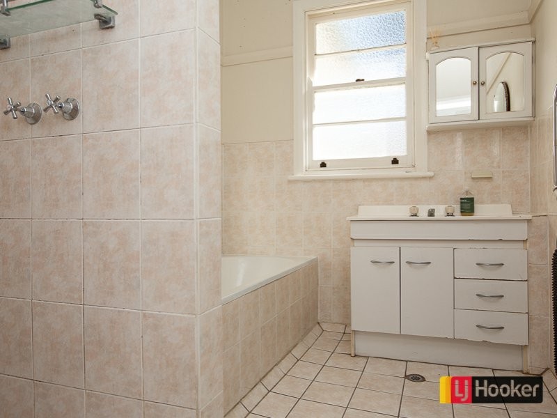 14 Dowell Avenue, North Tamworth NSW 2340